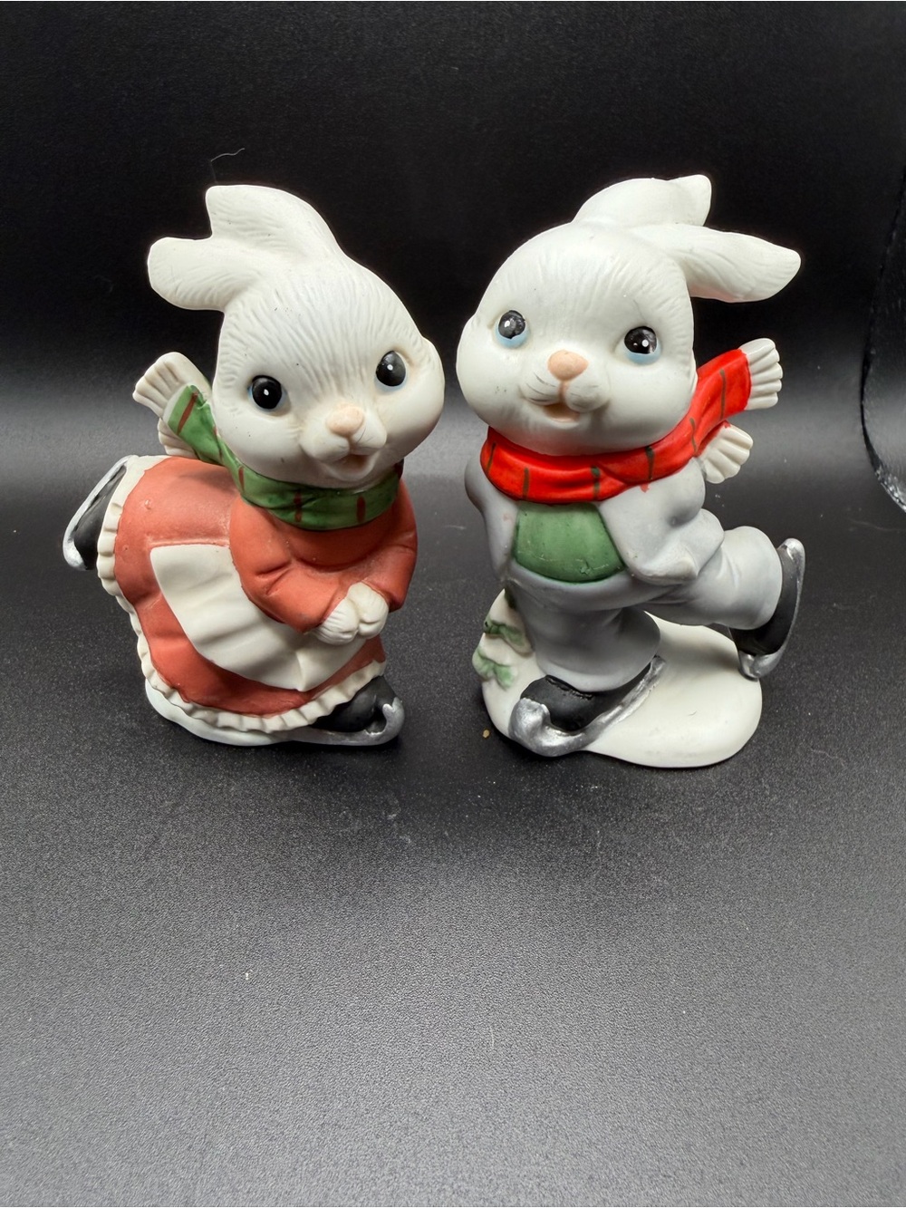 Homco Skating Bunnies 5305 excellent used condition